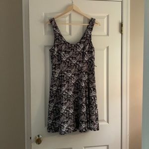 Floral slight V neck fit and flair dress (missing belt)